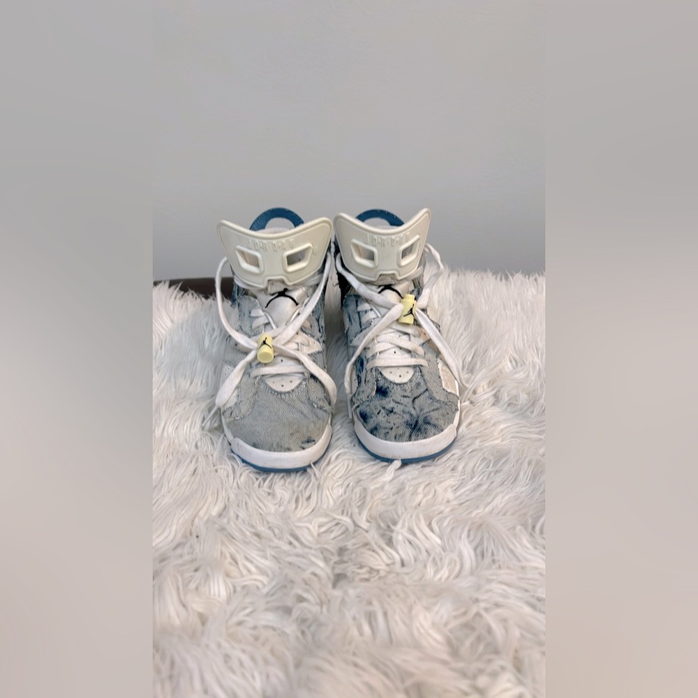 Youth Nike Air Jordan 6 Retro GS Washed Denim Sneakers.